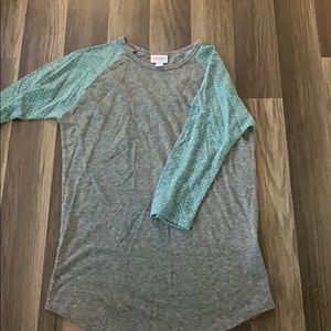 3/4 sleeve shirt